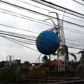 Bão Haiyan đánh sập cột ăng ten truyền hình Uông Bí