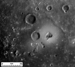 Bề mặt sao Thủy hình thành do hoạt động núi lửa và thiếu sắt