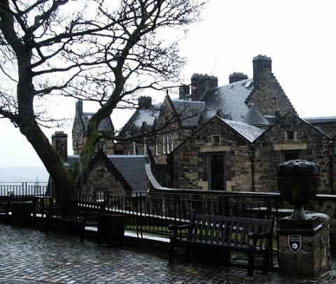 Bí ẩn lâu đài Edinburg ma ám ở Anh