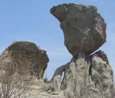 Bí ẩn rặng đá siêu bấp bênh ở Mỹ