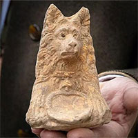 Bí ẩn tượng đầu chó 2.000 tuổi chôn dưới mặt đường: lối vào 