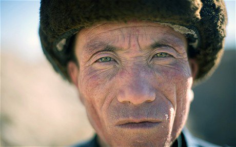 Bí mật về 'làng mắt xanh' tại Trung Quốc
