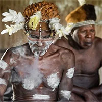 Bộ tộc ăn thịt người ở New Guinea: Chia sẻ vợ và không có rào cản tình dục