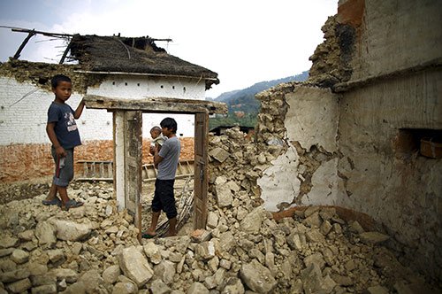 Bốn dư chấn động đất mới làm rung chuyển Nepal
