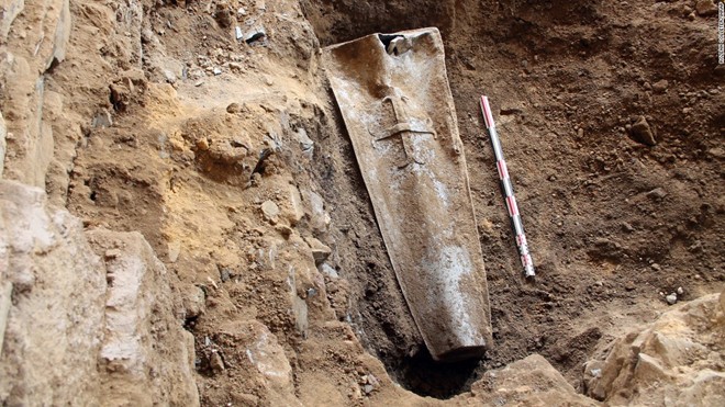 Cận cảnh quá trình khai quật xác ướp 350 năm tuổi
