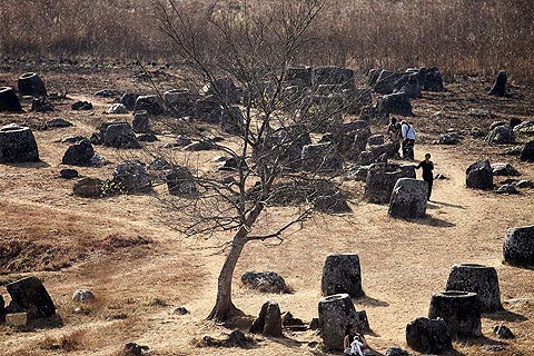 Cánh đồng Chum - điểm khảo cổ nguy hiểm nhất thế giới