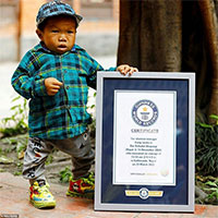 Chàng trai Nepal nhận danh hiệu nam thanh niên lùn nhất thế giới với chiều cao 73,43cm
