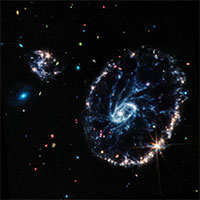 Chiêm ngưỡng Thiên hà bánh xe qua kính viễn vọng James Webb