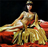 Cleopatra – Người phụ nữ đầu tiên “chế tác” đồ chơi tình dục?