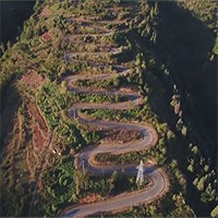 Con đường dài hơn 6km có tới 68 khúc cua ở Trung Quốc