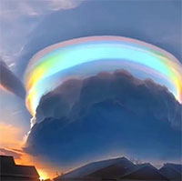 “Dải khăn” màu cầu vồng bí ẩn vắt ngang bầu trời ở Trung Quốc, đây là hiện tượng gì?