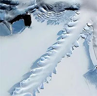 Dấu vết khổng lồ bị nghi ngờ là của vụ tai nạn tàu vũ trụ ở Nam Cực thực chất là gì?