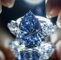 Điều gì khiến một viên kim cương có giá 44 triệu USD?