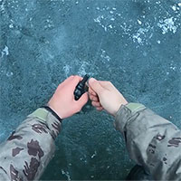 Điều gì sẽ xảy ra khi cho pháo nổ bên dưới hồ đóng băng, liệu mặt băng có bị phá vỡ?