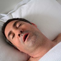 Điều gì xảy ra khi bạn ngưng thở trong lúc ngủ?