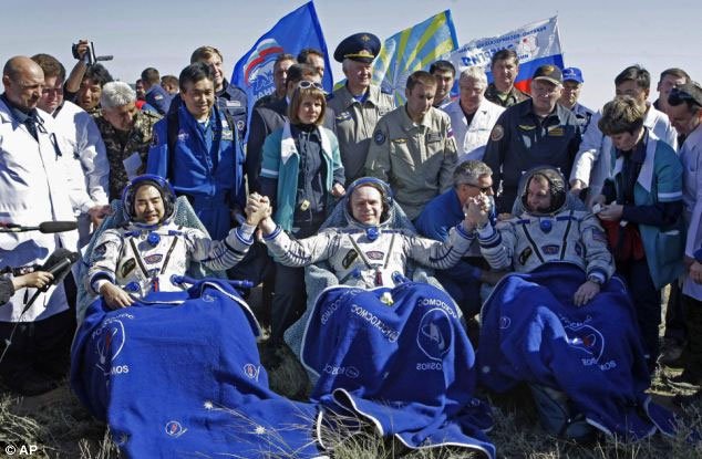 Đội bay quốc tế thứ 28 đã trở về Trái Đất an toàn