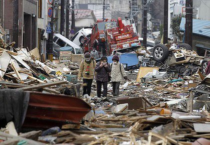 Động đất mạnh kèm cảnh báo sóng thần tấn công Nhật Bản