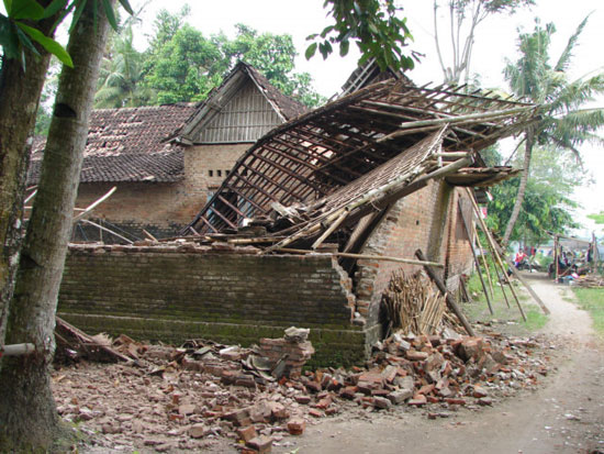 Động đất tại Papua New Guinea và Indonesia