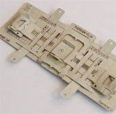 Foldscope - kính hiển vi bằng giấy giúp chẩn đoán sốt rét