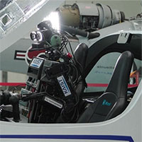 Hàn Quốc phát triển robot đầu tiên trên thế giới có khả năng lái máy bay