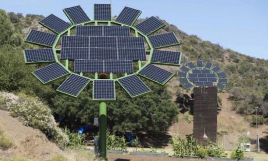 Hệ thống năng lượng mặt trời có khả năng tự động quay