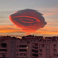 Hình ảnh trên bầu trời Thổ Nhĩ Kỳ khiến cả thế giới chú ý
