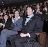 Học sinh Mỹ giành giải thưởng khoa học 100.000 USD