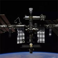 ISS nâng quỹ đạo khẩn để 