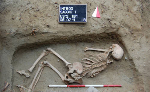 Italy phát hiện bộ hài cốt có niên đại 5.000 năm