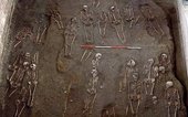Khai quật 400 bộ xương nguyên vẹn thời Trung cổ dưới lòng đất