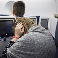 Khi máy bay hạ độ cao đột ngột mà tai lại bị chảy máu là vì sao?