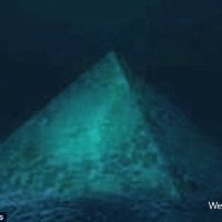 Kim tự tháp dưới đáy biển Tam giác Bermuda là nguyên nhân khiến máy bay mất tích?