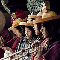 Kỳ lạ bộ tộc ở Tây Tạng: Khi các anh em trai lấy chung vợ