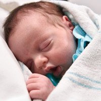 Kỳ lạ em bé được sinh ra hai lần