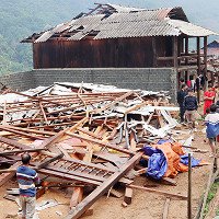 Mộc Châu, Mường La gió lốc, mưa đá gây thiệt hại lớn về tài sản của nhân dân