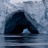 Nam Cực: Băng đang vỡ dần từ bên dưới