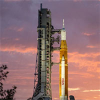 NASA lùi thời gian thử nghiệm tên lửa đẩy đưa tàu lên Mặt trăng