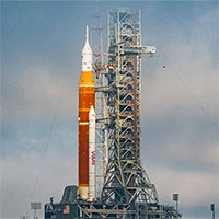 NASA thử nghiệm tên lửa 98m, chuẩn bị cho sứ mệnh đưa người lên Mặt trăng