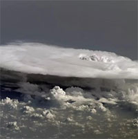 NASA tiếp cận “đĩa bay băng” ẩn nấp trên bầu trời Trái đất