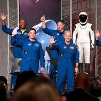 NASA tuyên bố đội ngũ phi hành gia sẽ bay cùng SpaceX và Boeing lên trạm vũ trụ ISS, khởi đầu cho kỉ nguyên vũ trụ mới