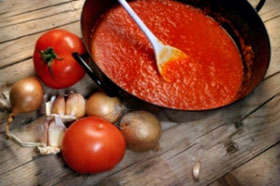 Nên đun nước xốt cà chua nhiều lần trước khi ăn