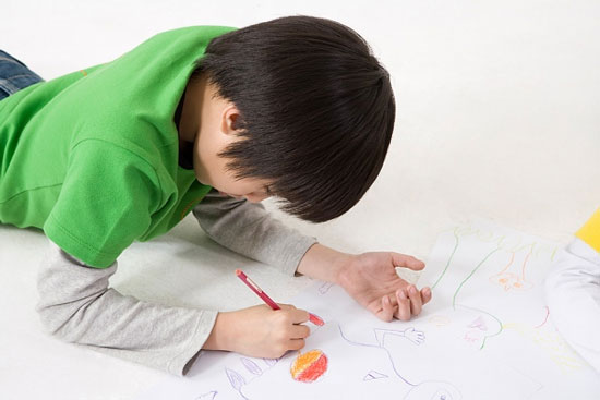 Nên khuyến khích trẻ vẽ nếu muốn chúng học tốt hơn