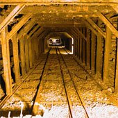 Nga chế tạo siêu điện thoại trong hầm mỏ