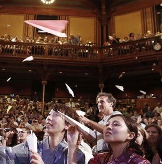 Nghiên cứu nụ hôn mãnh liệt đạt giải Ig Nobel 2015