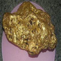 Người đàn ông Australia đào được khối vàng 4kg