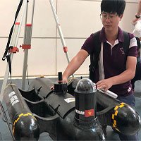 Người Việt tự chế tạo tàu mini không người lái để khảo sát biển