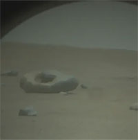 Nguồn gốc tảng đá kì dị được tìm thấy trên sao Hỏa