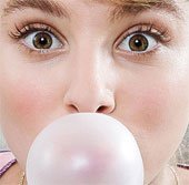 Nhai kẹo cao su có thể gây đau đầu dai dẳng