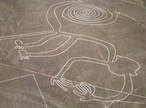 Những hình vẽ khổng lồ thần bí tại Peru
