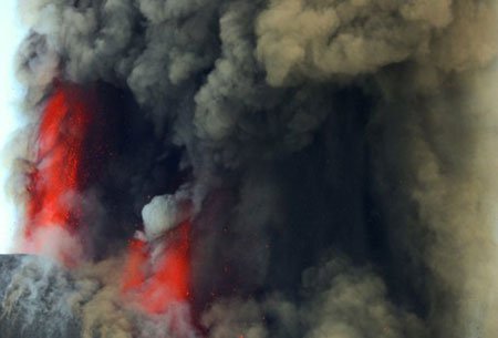 Núi lửa cao nhất châu Âu phun trào dữ dội